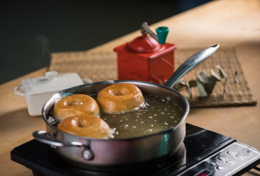 Freimos los donuts de la receta de levanova 