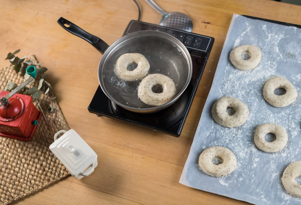 Recat de Bagels neoyorquinos caseros: añadir en agua hirviendo