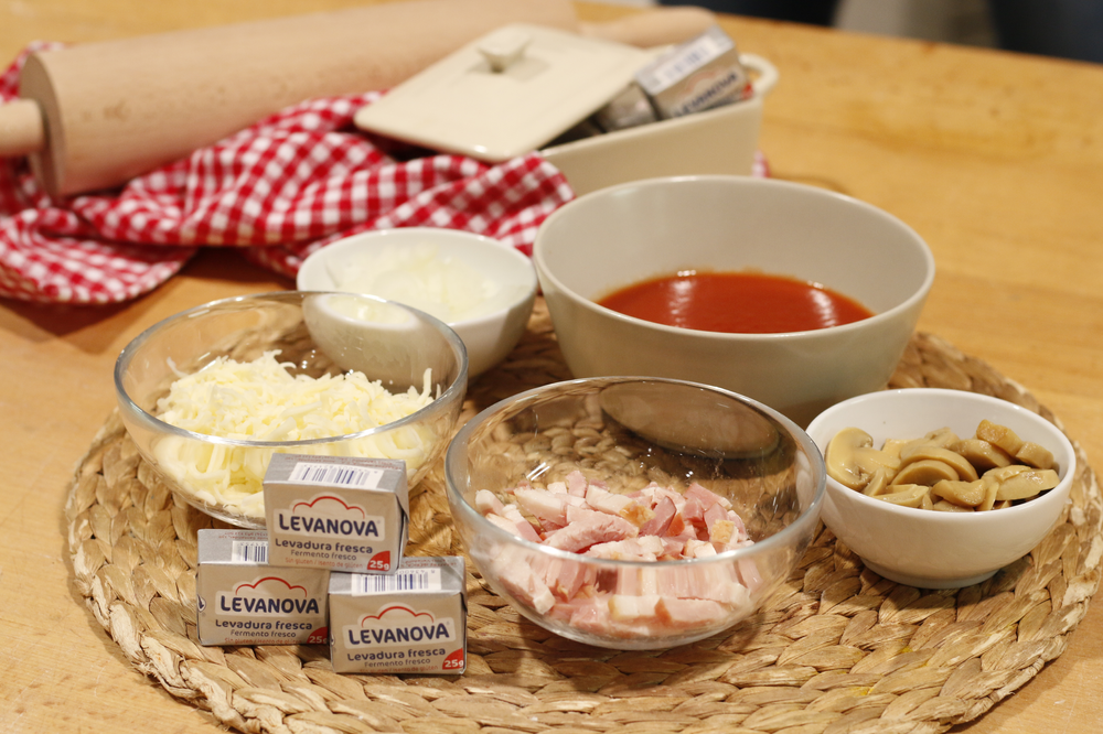 Receta de pizza calzone con Levanova 