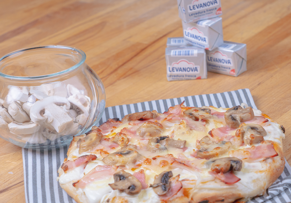 Pizza carbonara casera