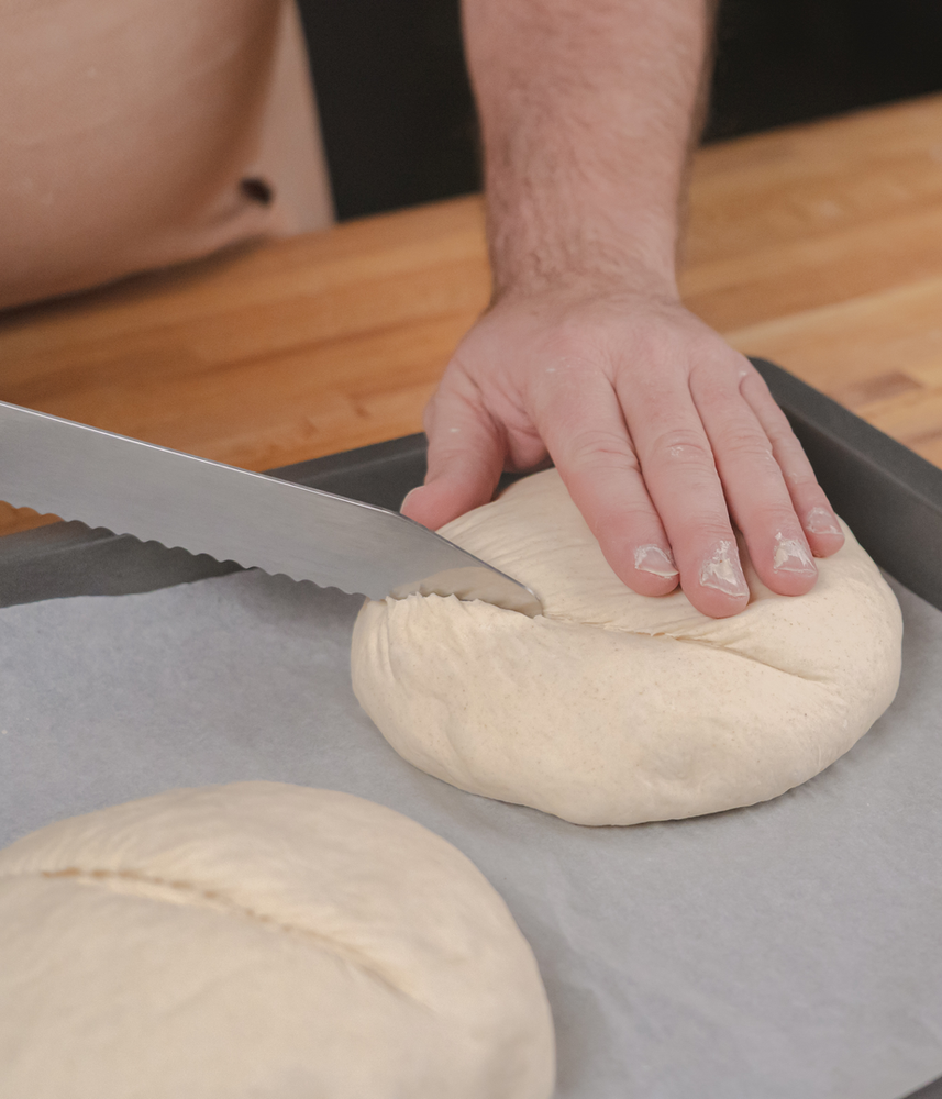 Cortamos la superficie del pan
