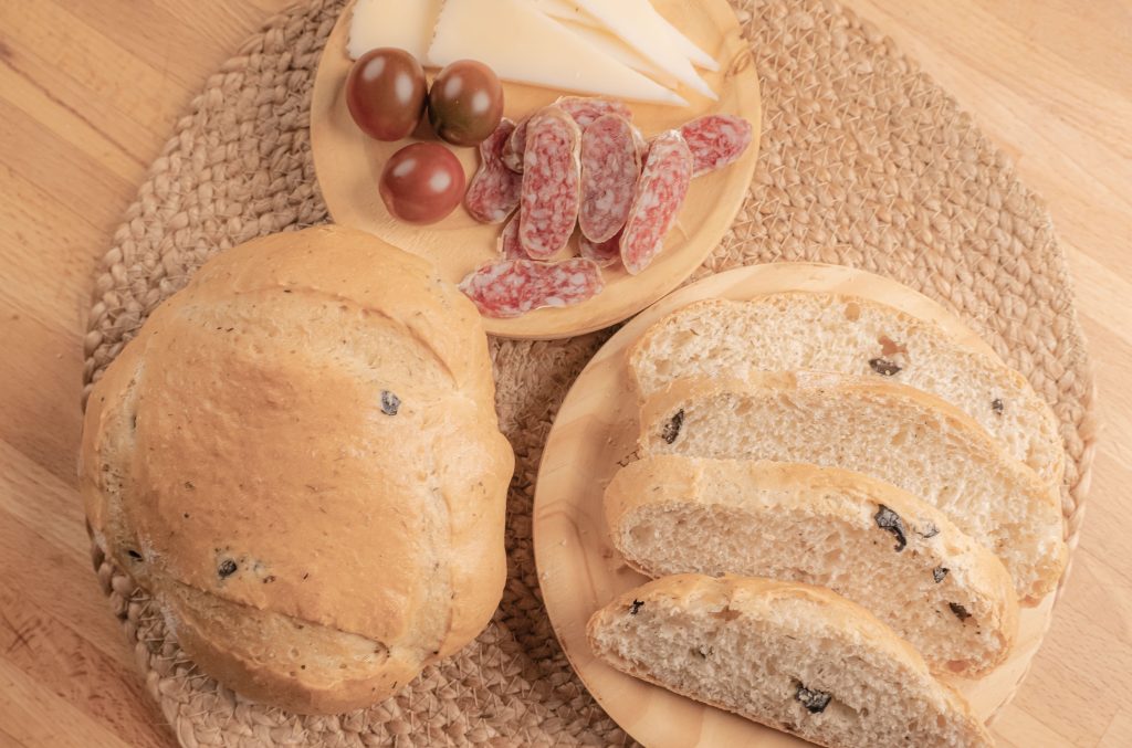 Pan de aceitunas negras y tomillo