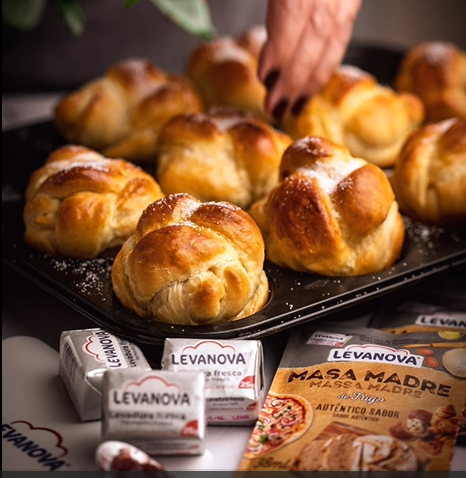 Nudos de brioche de frambuesa con Levanova