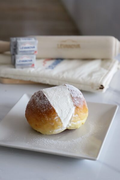 Maritozzo con panna
